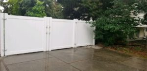 vinyl privacy fence